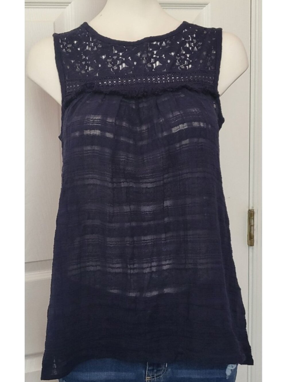 Max Studio Navy Blue Dressy Tank Floral/Solid Lightweight Size Small Lace NWT